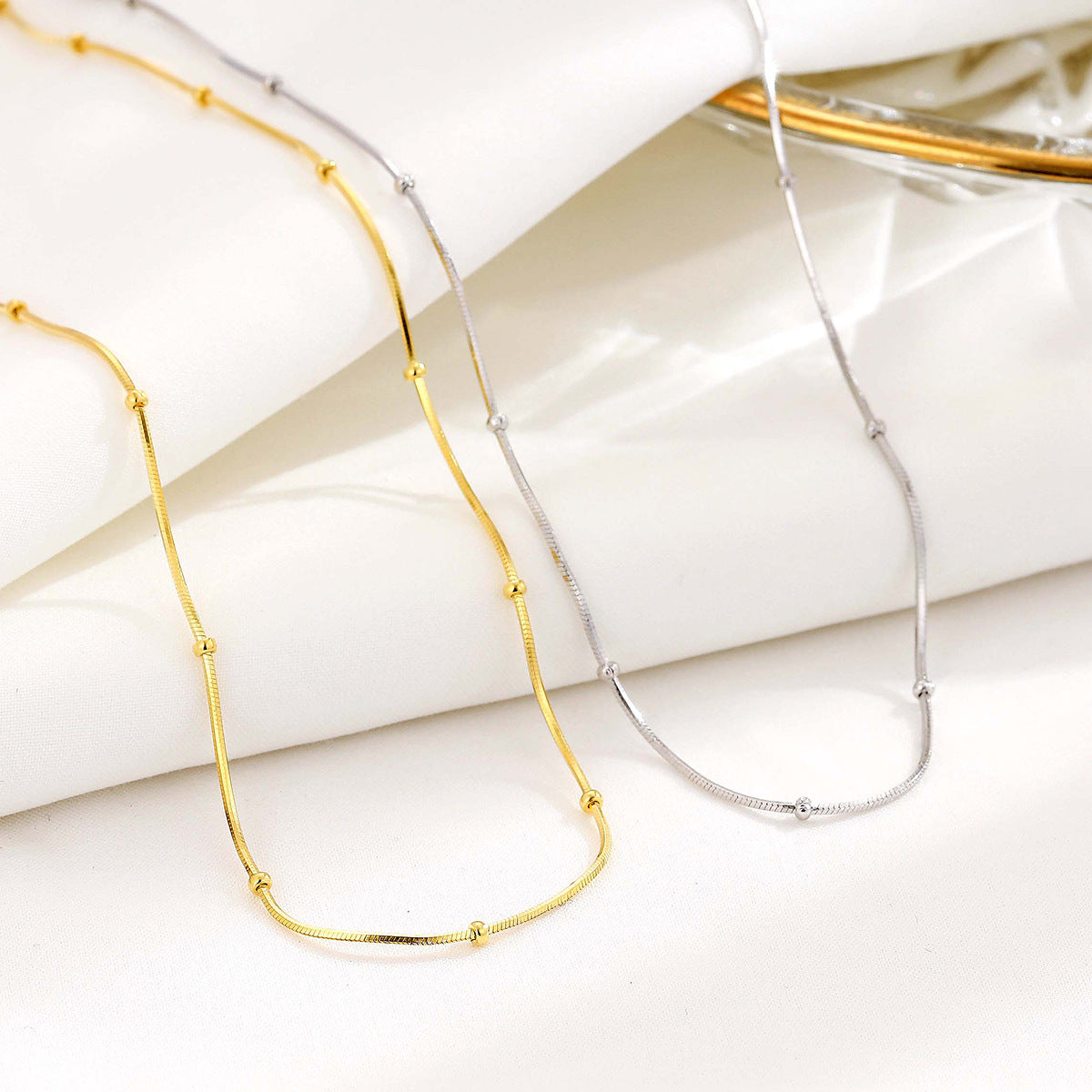 Colliers de sens élevé de minorité capricieuse d'os de serpent de perles