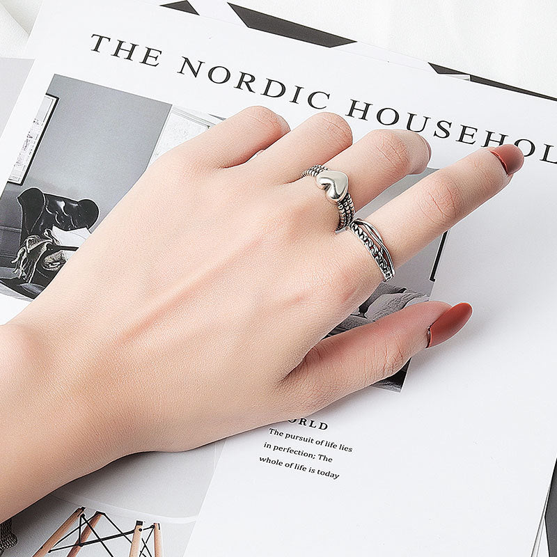 Women's Fashion Heart Vintage Twist Glossy Personalized Rings