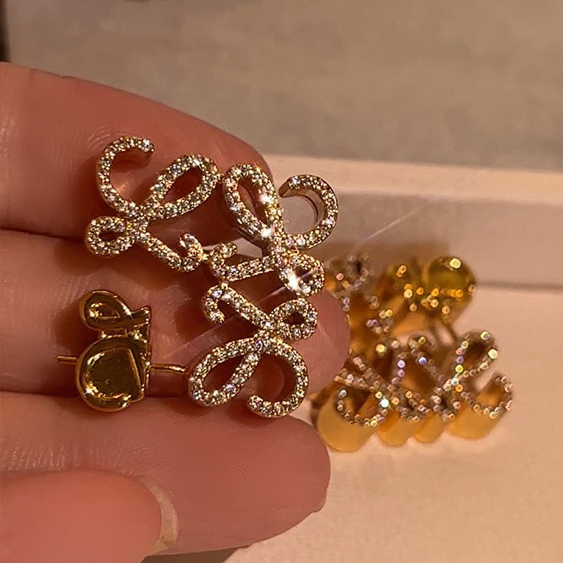 Colliers Luo géométriques rétro français, bijoux creux sculptés, carrés