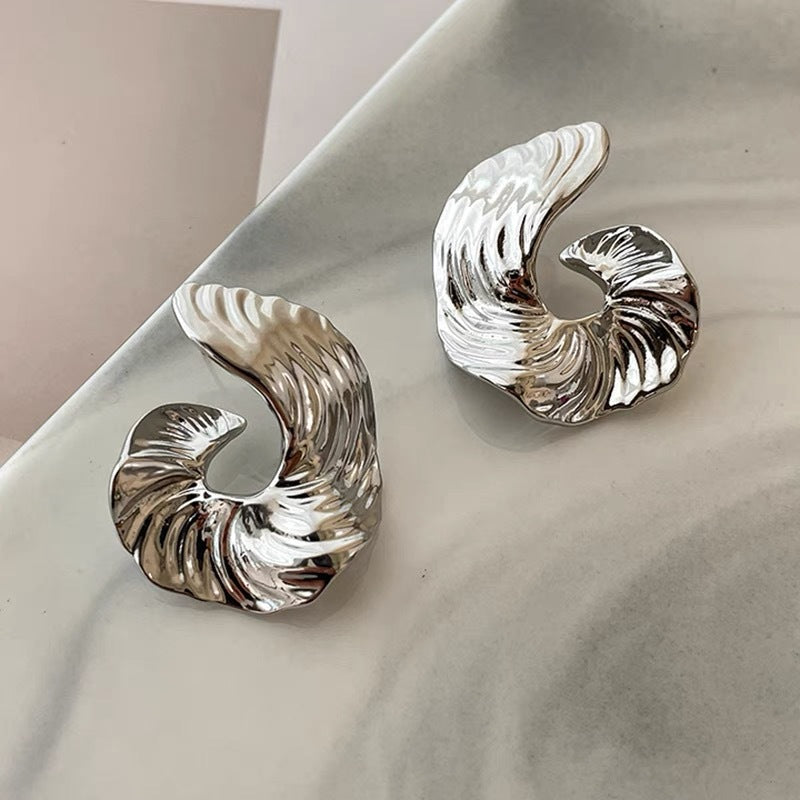 Simple Modeling Texture Exaggerated Irregular Round Niche Earrings