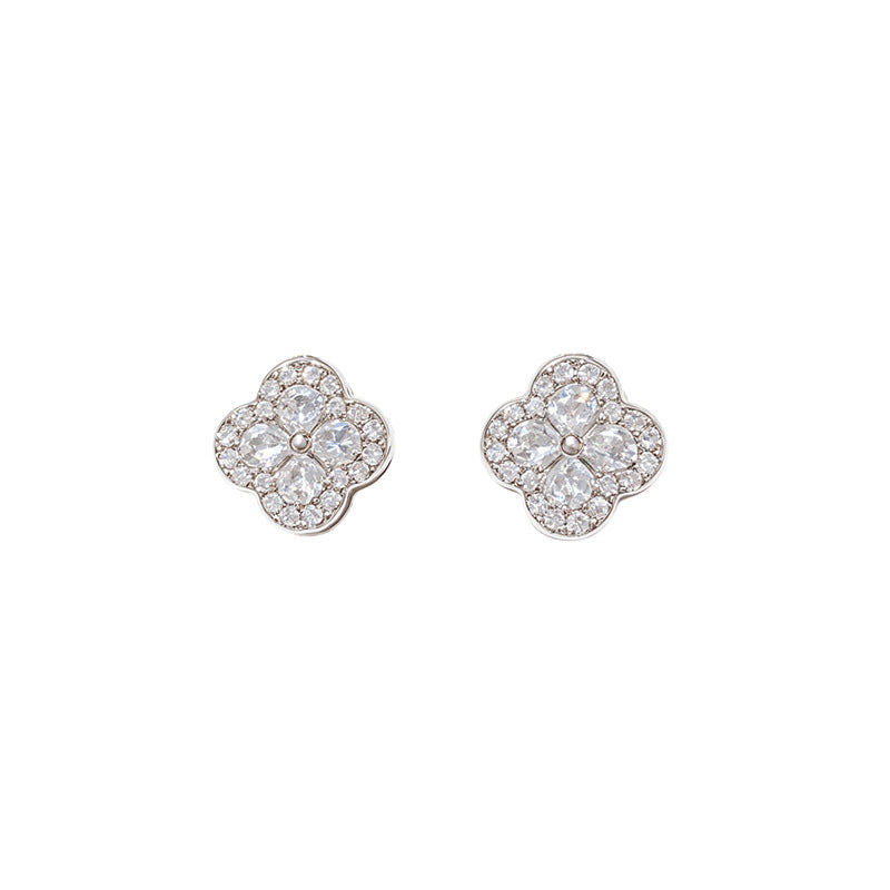 Needle Four-leaf Design Sense Niche Exquisite Small Cute Light Stud Earrings