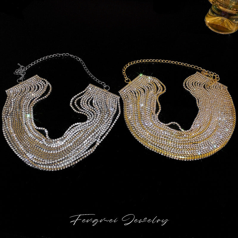 Modische Schlüsselbein-Halsketten mit Diamant-Nischen-Design für Damen