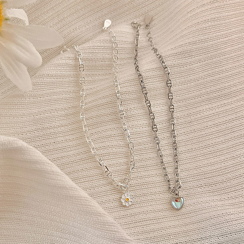Damen-Armbänder „Twin Pig Nose Daisy Moonstone“.
