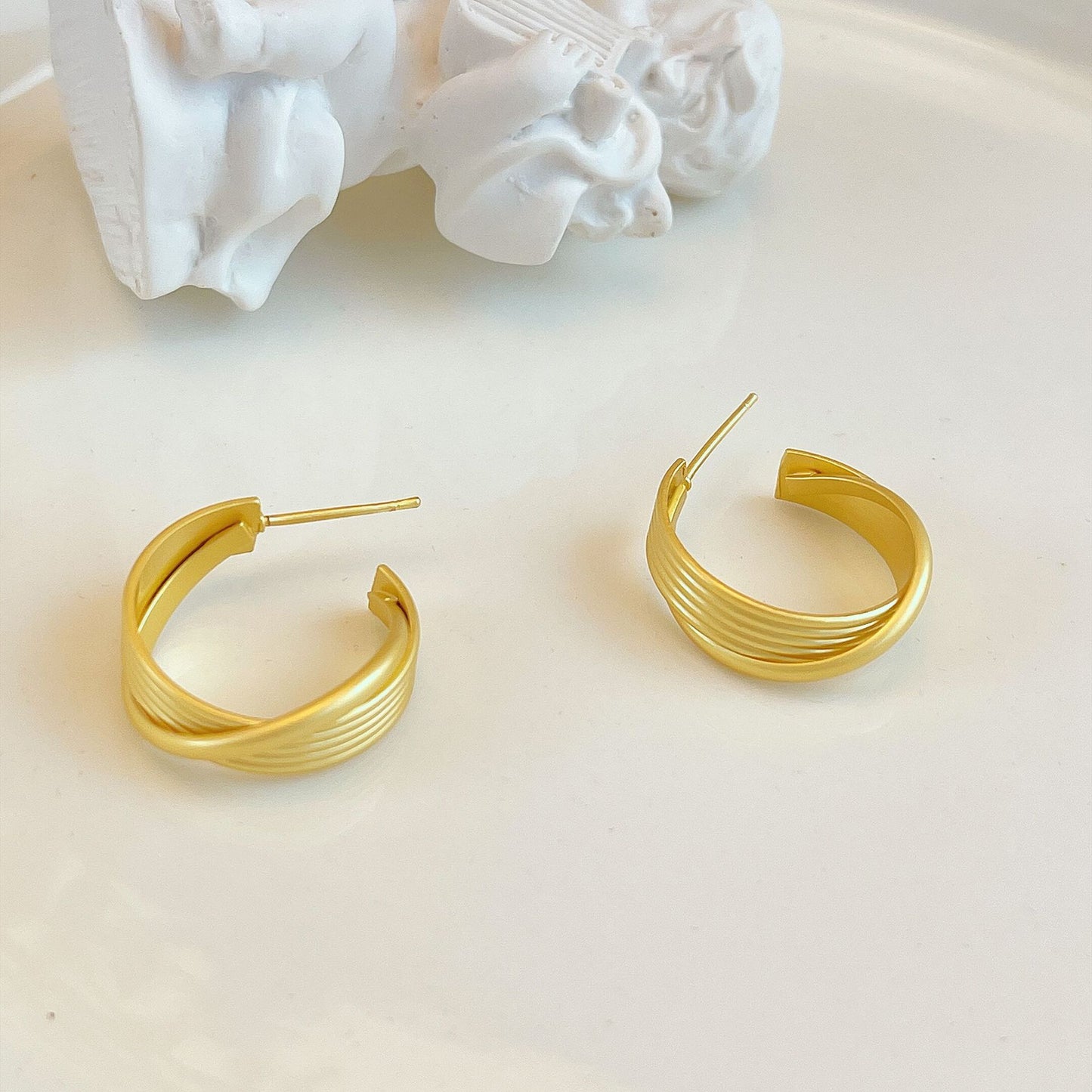 Design Matte Gold Shaped Temperament Entry Rings