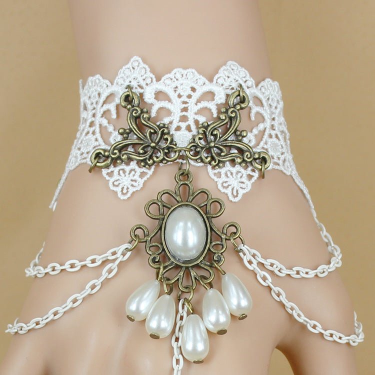 Bracelet vintage en dentelle blanche avec bracelets intégrés