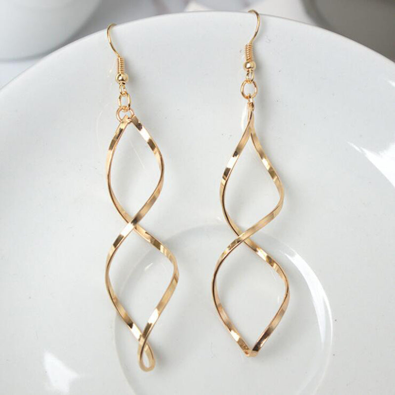 Women's Exaggerated Spiral Curved Design Wave Curve Rings