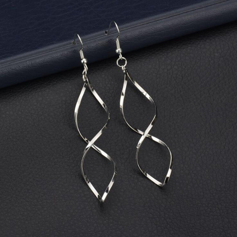 Women's Exaggerated Spiral Curved Design Wave Curve Rings