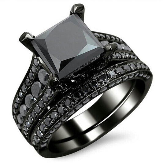 Women's & Men's Black Gold Plated Vintage Zircon Ring