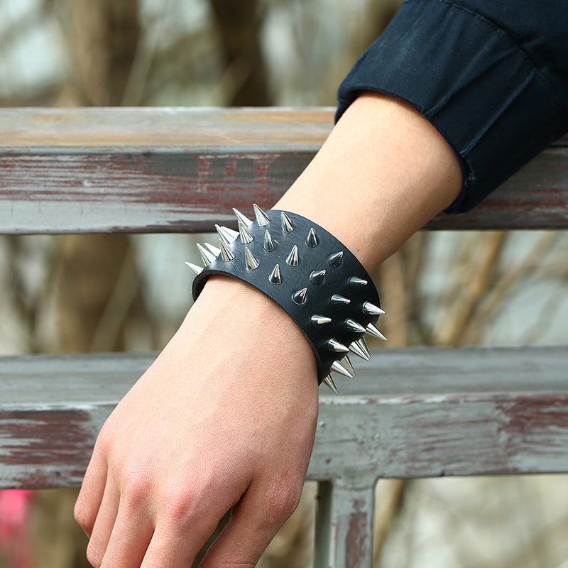 Bracelets en cuir exagéré pour hommes, Punk à trois rangées de cônes pointus