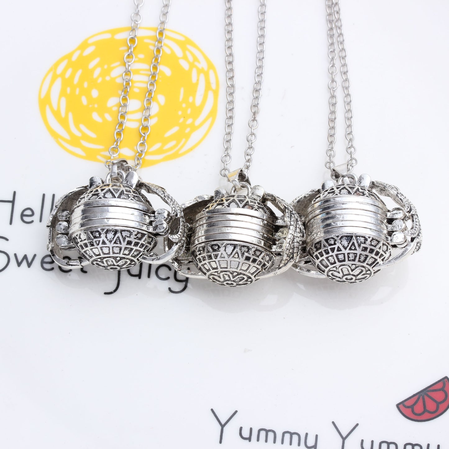 Ornament Vintage Openable Wings Ball Pendant Necklaces