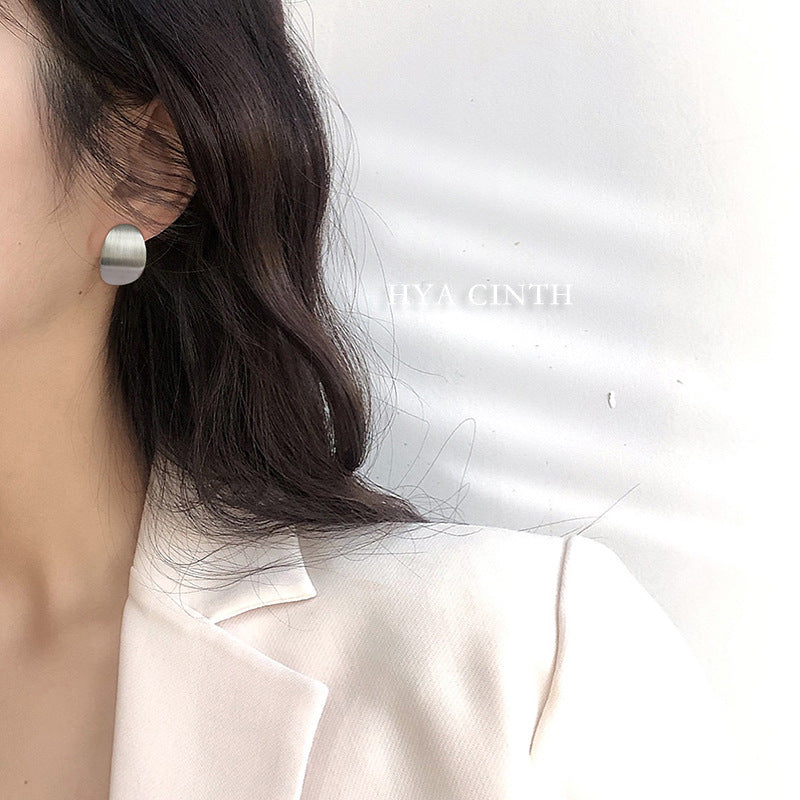 Curved Brushed Gold Simple Shaped Elegant Stud Earrings