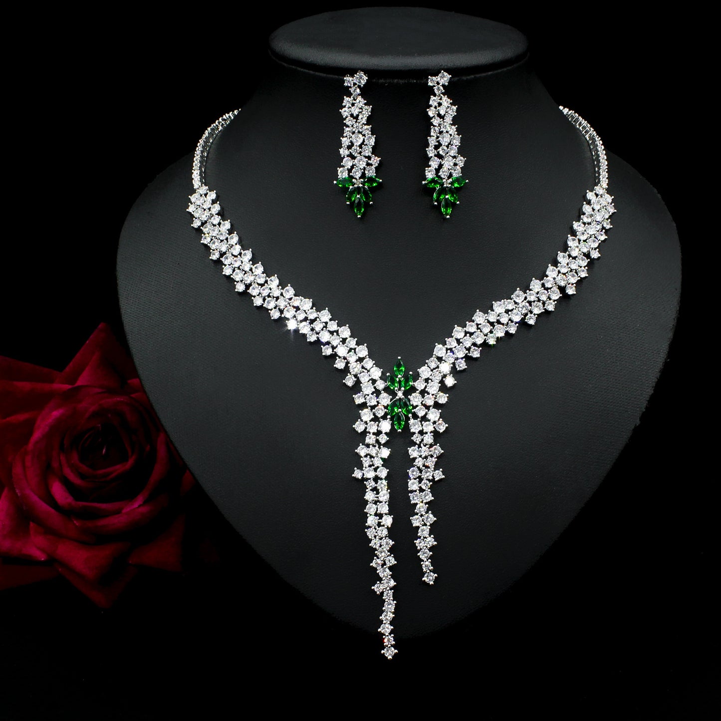 Sier Needle Fashion Exaggerated Inlaid Zircon Bridal Necklaces