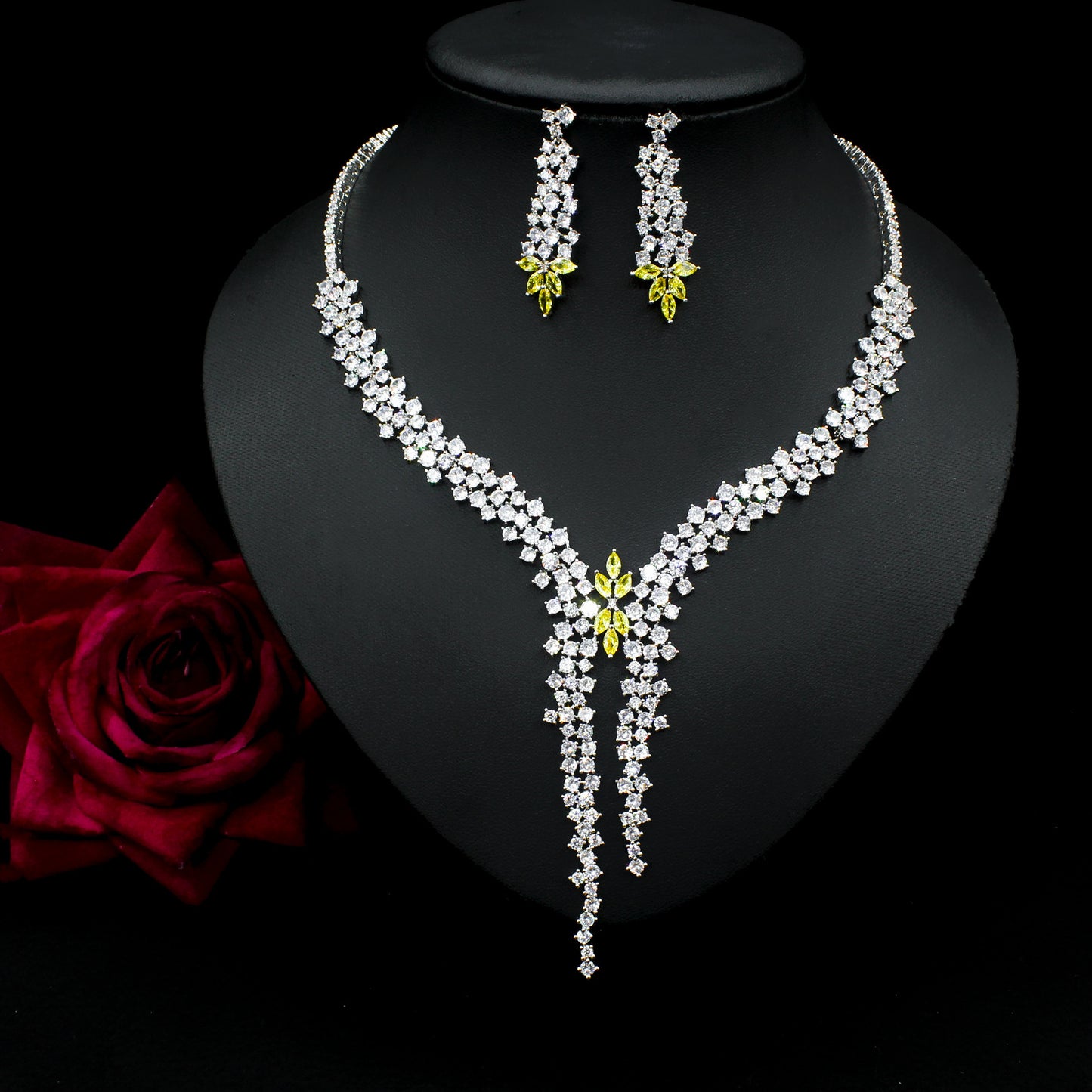 Sier Needle Fashion Exaggerated Inlaid Zircon Bridal Necklaces