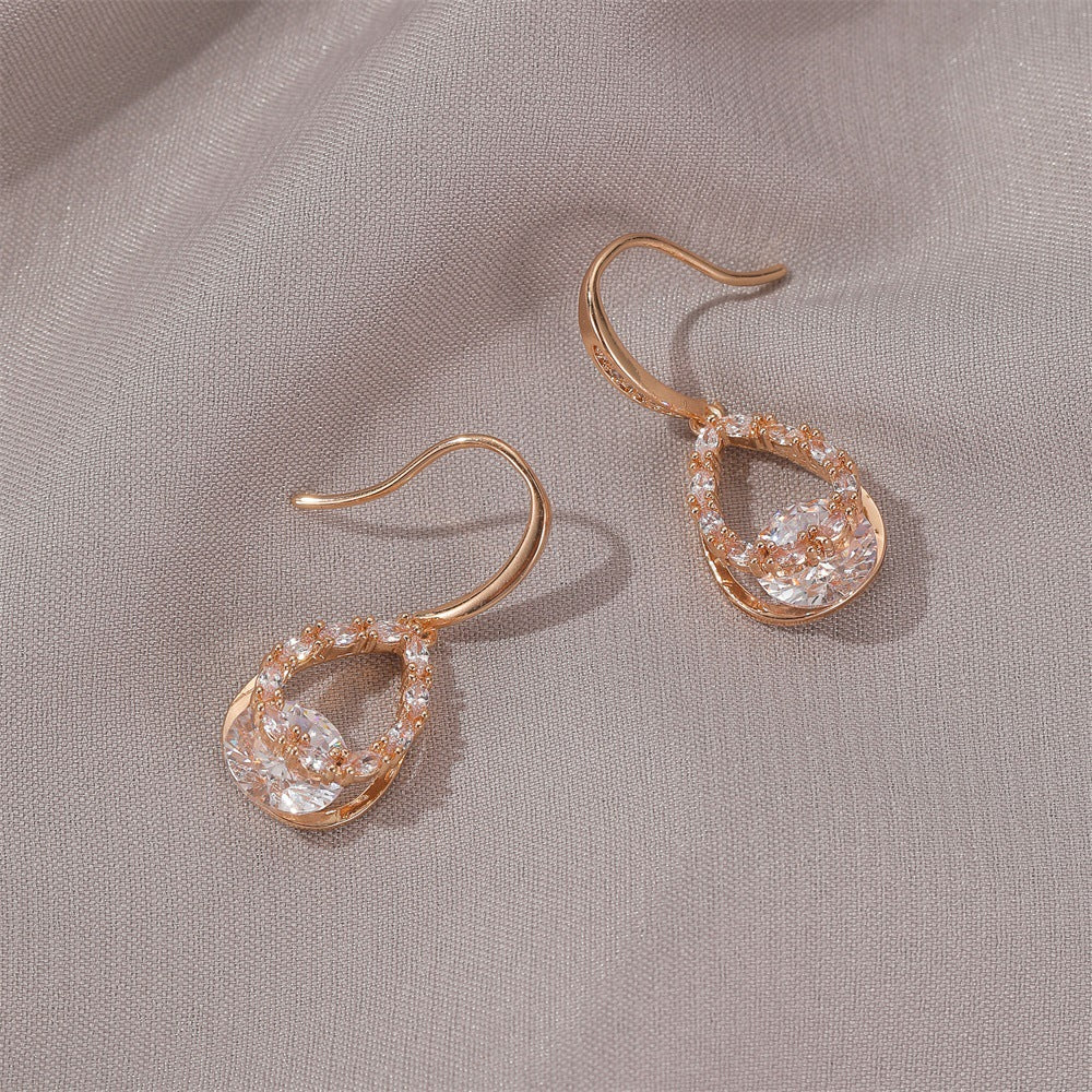 Long Water Drop Temperament Entry Lux Eardrop Earrings