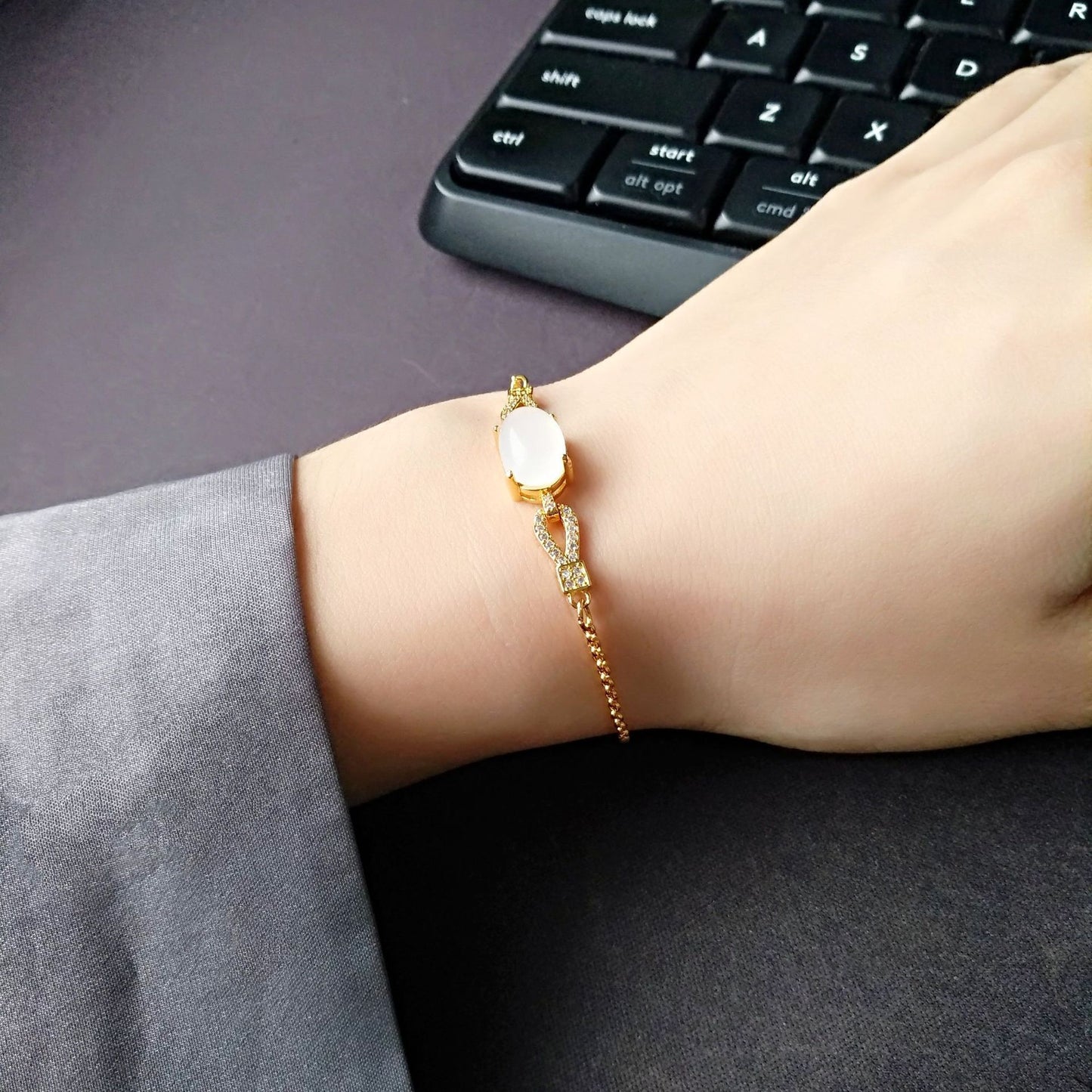 Women's Golden White Jade Elegant Gem Fashion Bracelets