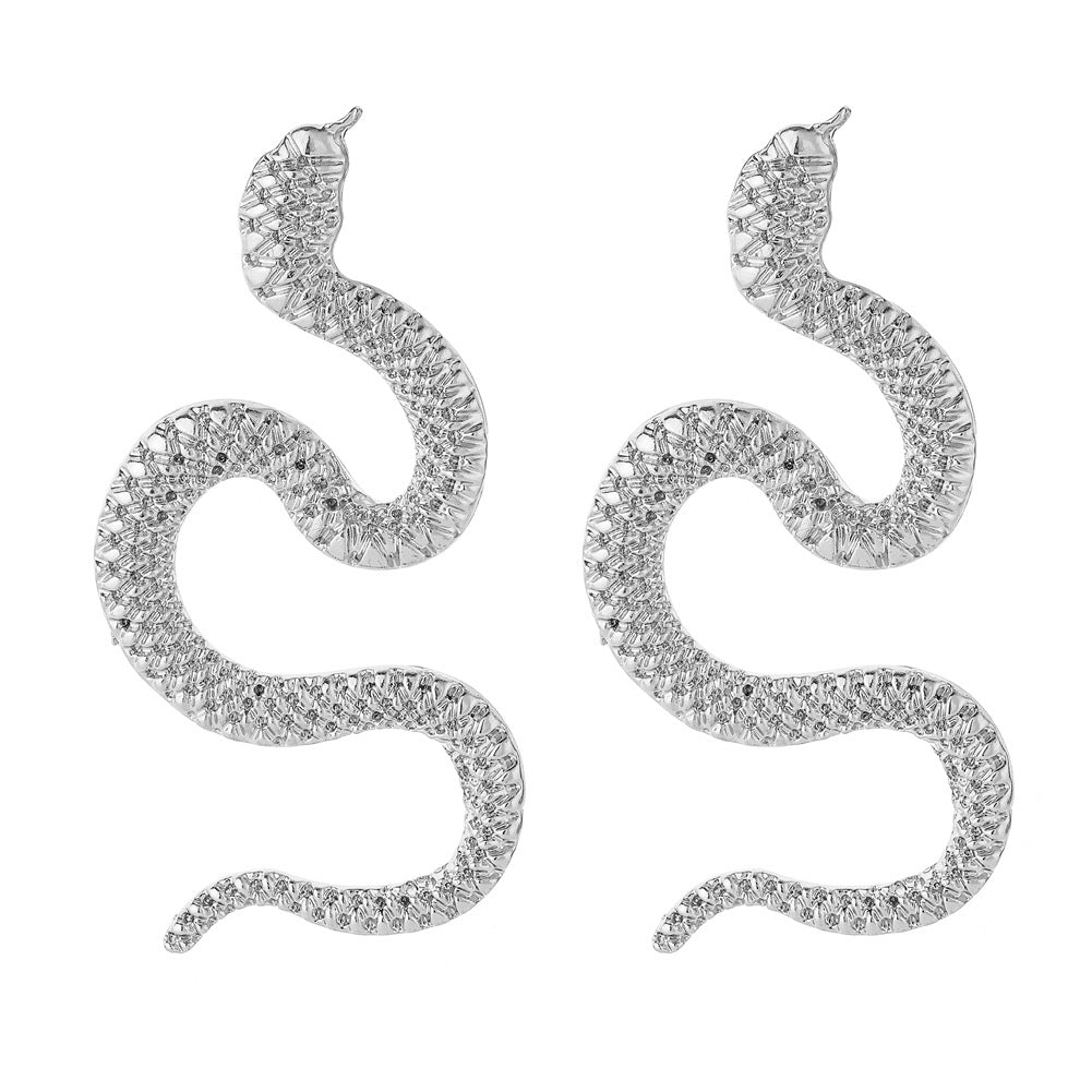 Boucles d'oreilles froides serpent exagérées en métal, ornement à la mode