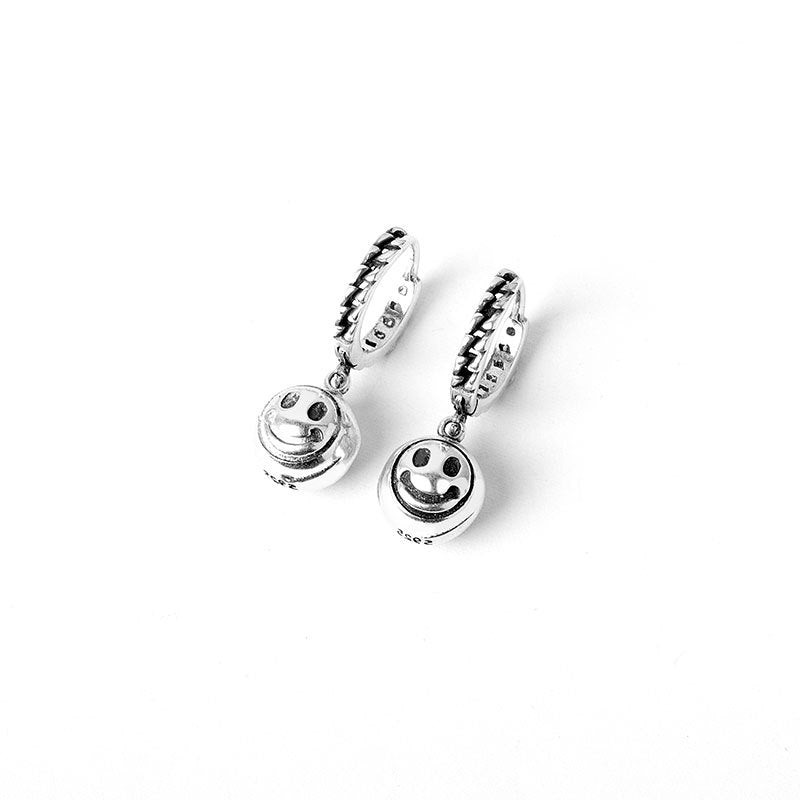 Boucles d'oreilles à la mode avec clip d'oreille Smiley en trois dimensions pour femmes