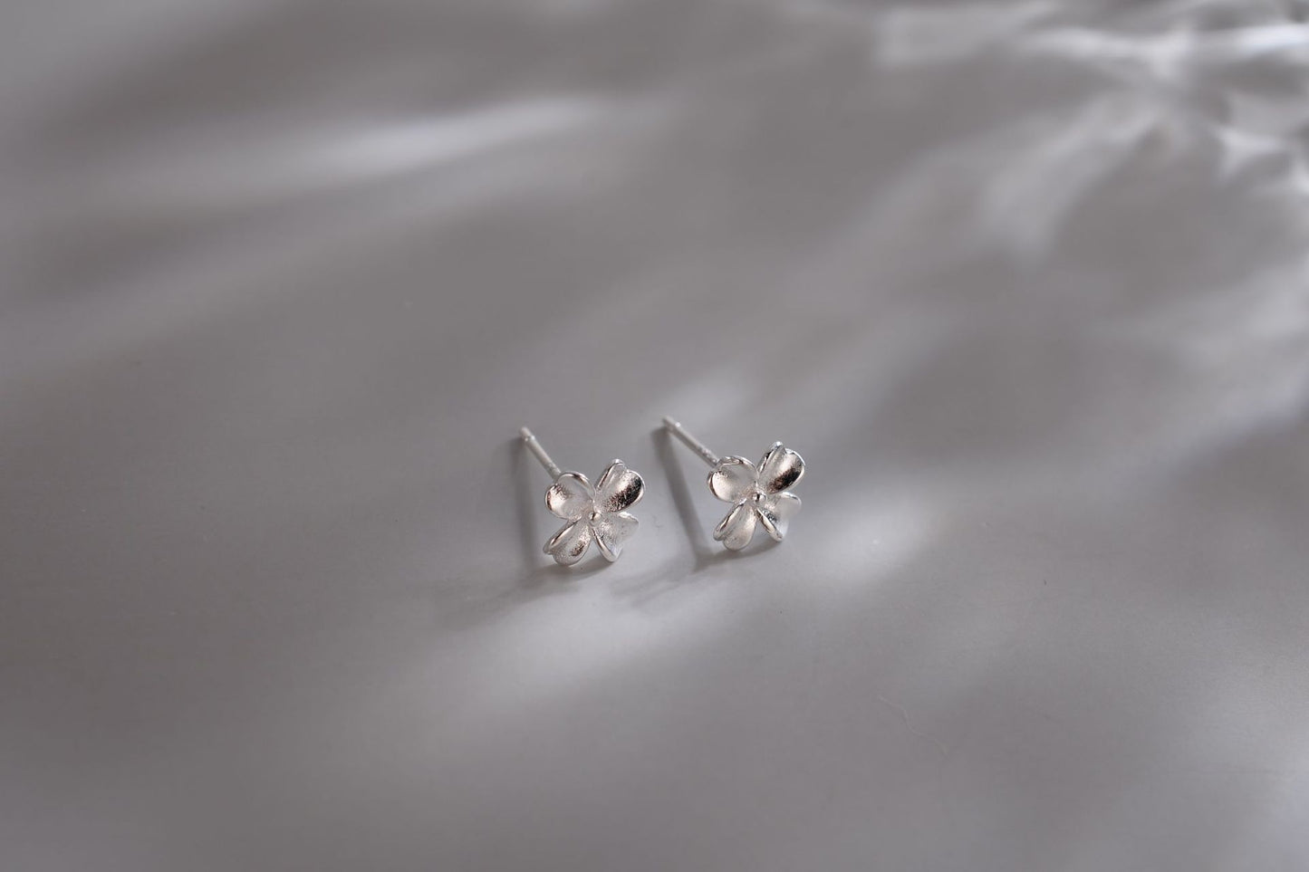 Women's Korean Style Small Sier Simple Temperament Earrings