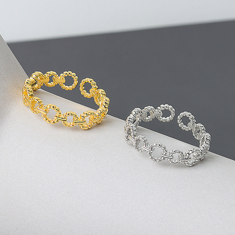 Einfache Twist-Donut-Ringe im frischen, kalten Stil