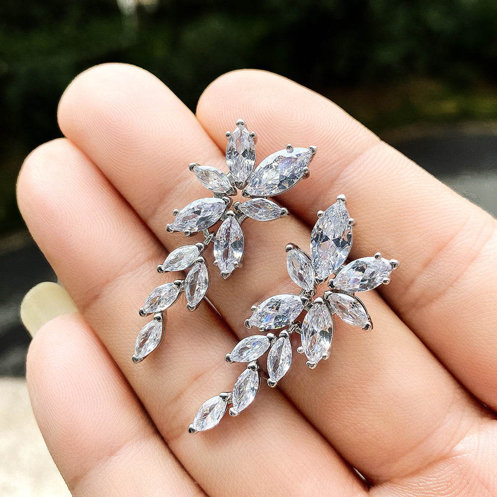 Shi Atmospheric Water Drop Zircon Pendant Earrings