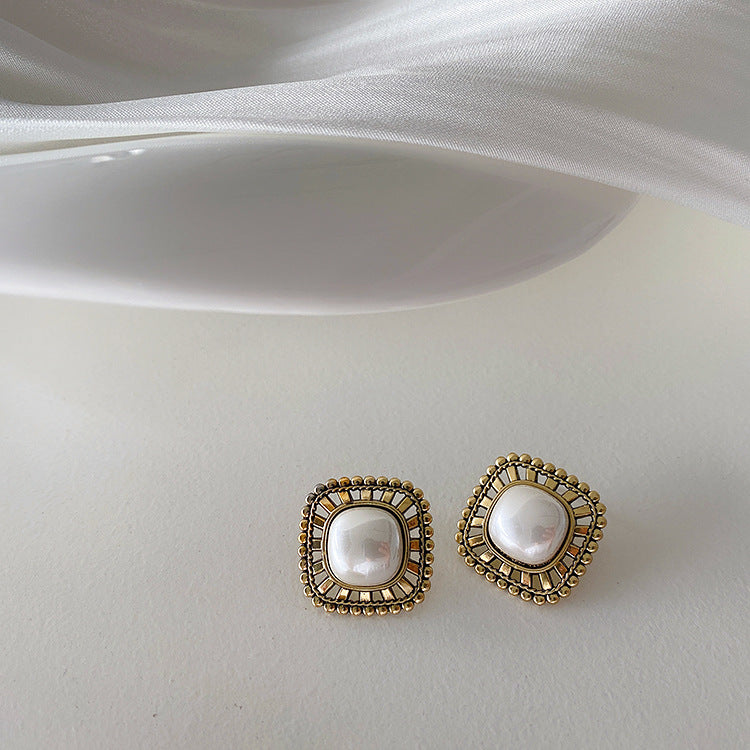 Women's Geometric Round Pearl Simple Niche Temperament Earrings