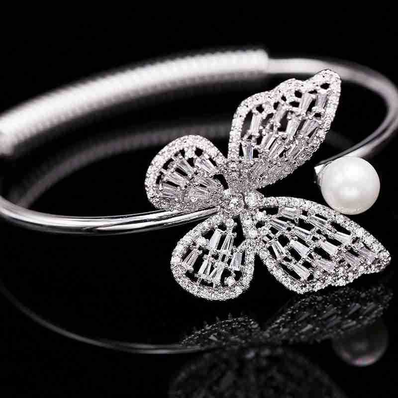 Women's Floral Hollow Glossy Chrysanthemum Fritillary Round Snake-shaped Bracelet