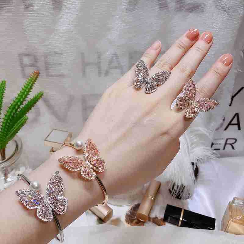 Women's Floral Hollow Glossy Chrysanthemum Fritillary Round Snake-shaped Bracelet