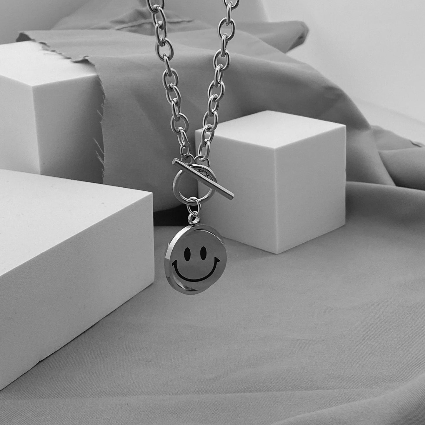 Women's & Men's & Korean Style Unisex Rotating Smiling Face Necklaces