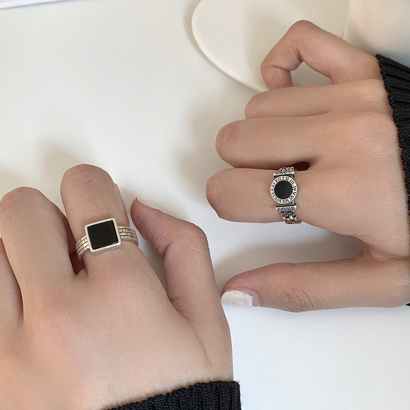 Hollow Index Finger Version Black Circle Rings