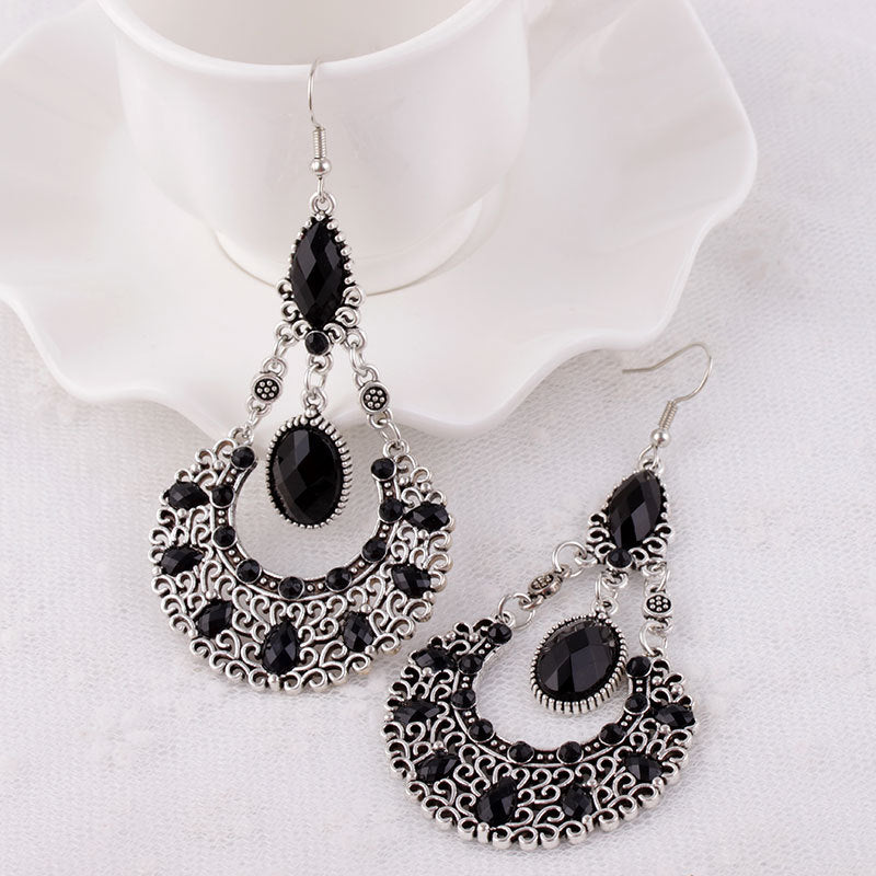 Women's High Profile Retro Court Style Long Earrings