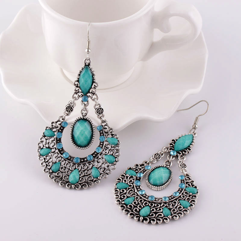 Women's High Profile Retro Court Style Long Earrings