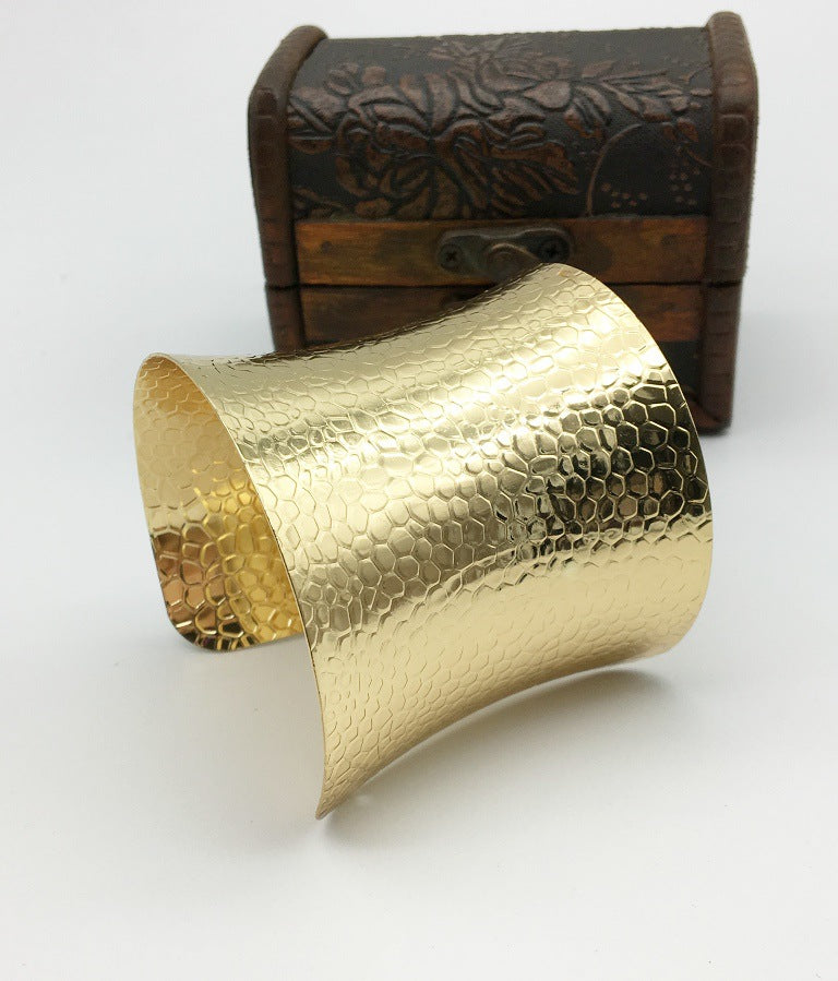 Elegant Classic Fashion Open Gold Napkin Bracelet