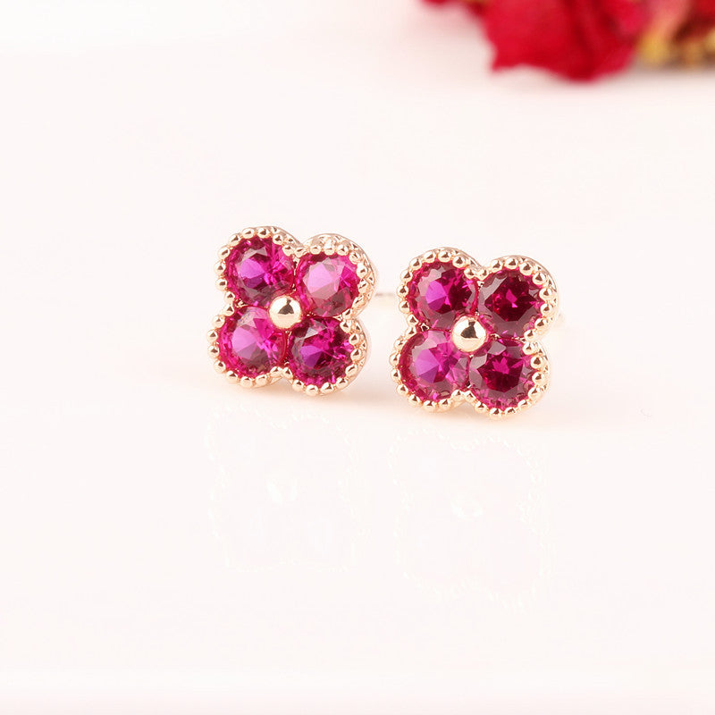 Boucles d'oreilles polyvalentes en corindon rouge Ruby Sier