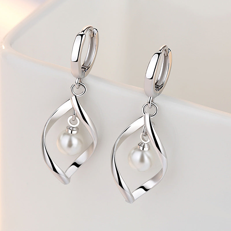 Women's National Fashion Pearl Twist Simple Rotating Earrings