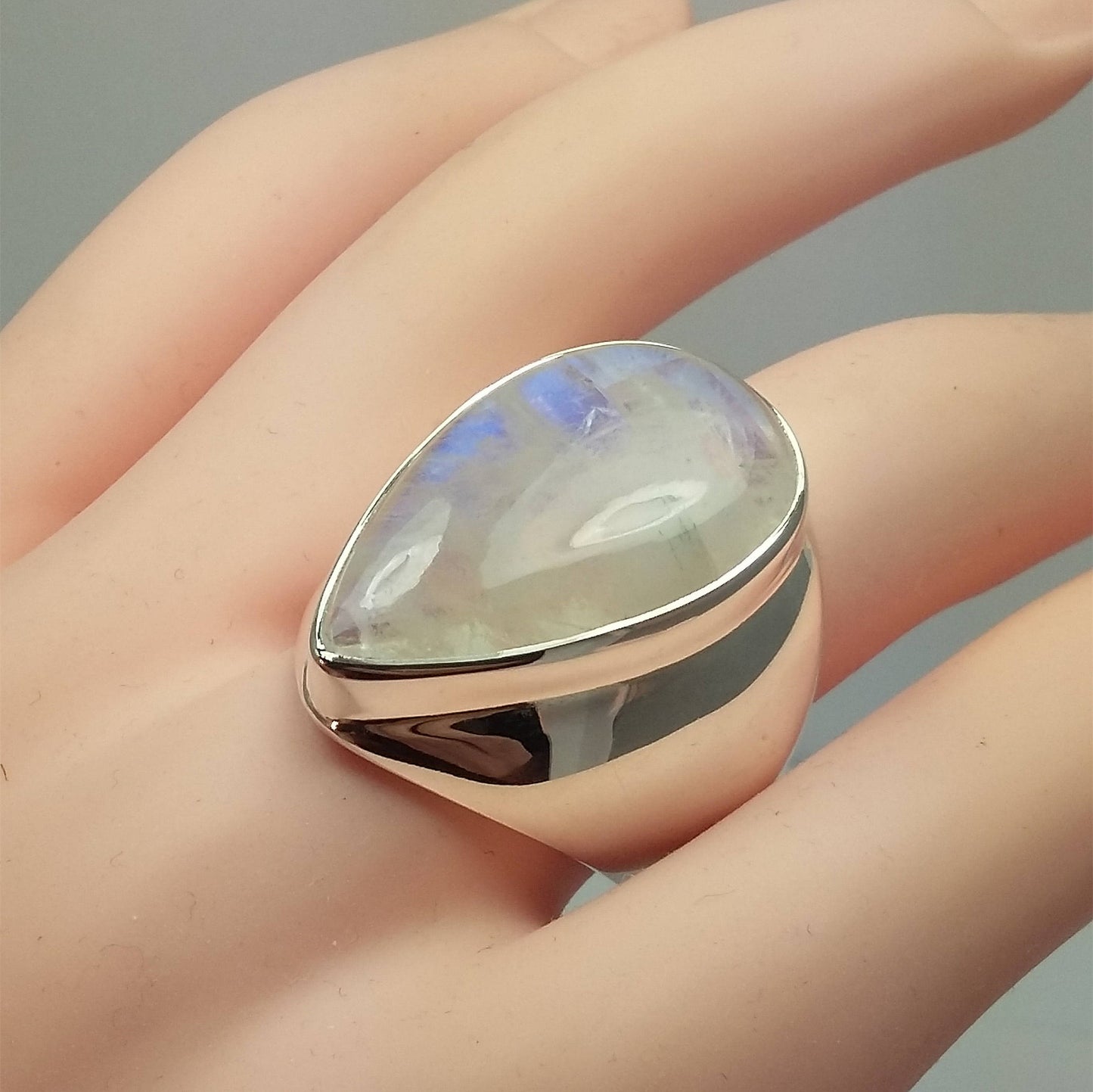 Retro Moonstone Pang Style Exaggerated Hand Rings