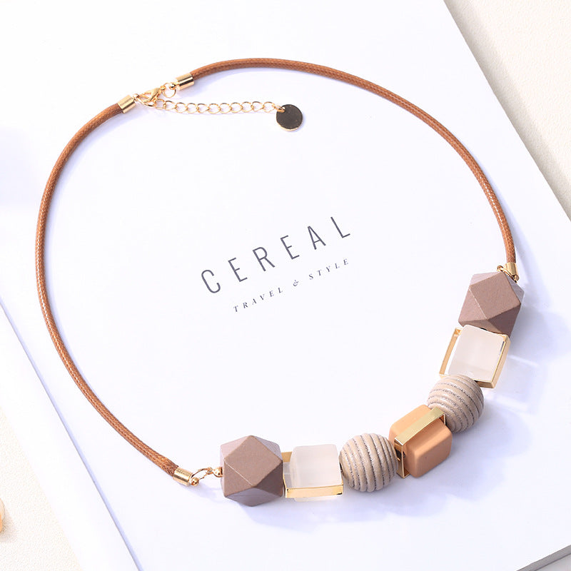 Women's Simple Geometric Wooden Bead Mixed Color Transparent Necklaces