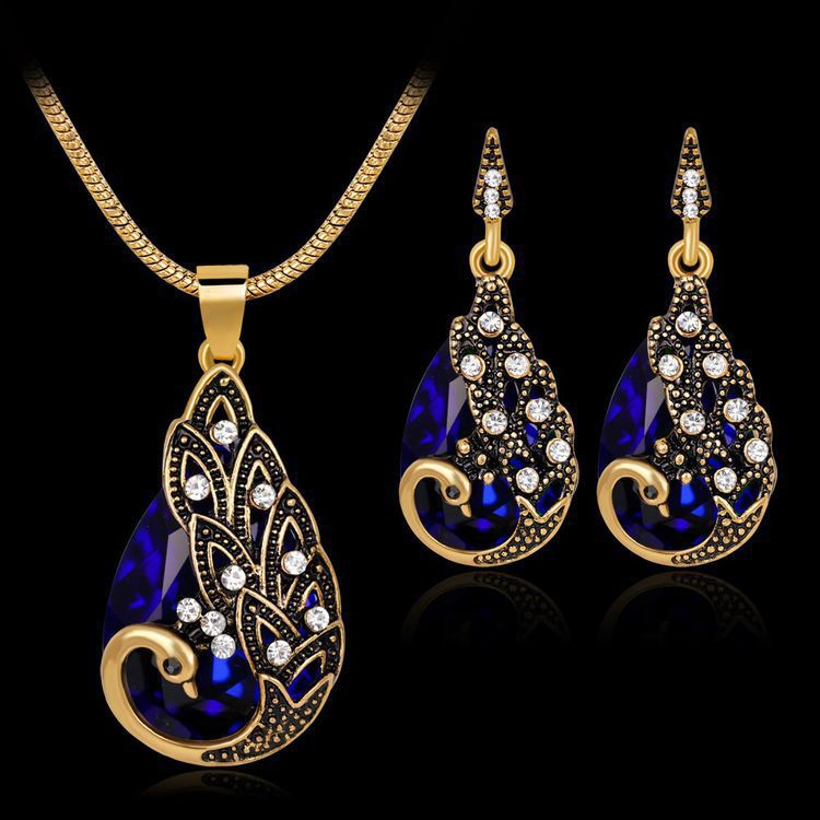 Women's Retro Atmospheric Banquet Fashion Peacock Gem Rings