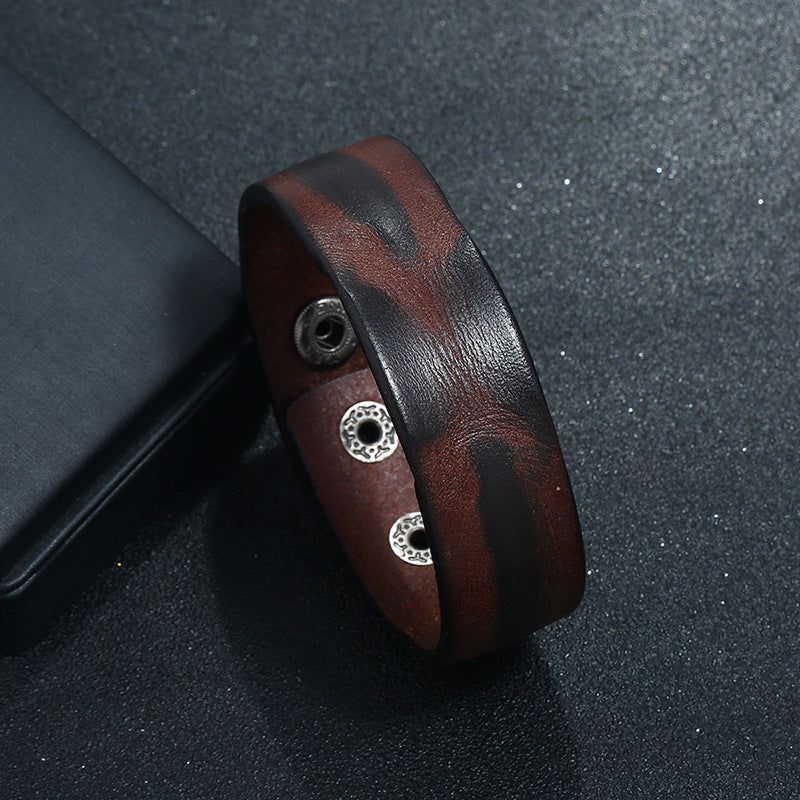 Einfache Retro-Rinderleder-Ornamentarmbänder für Herren im Punk-Stil