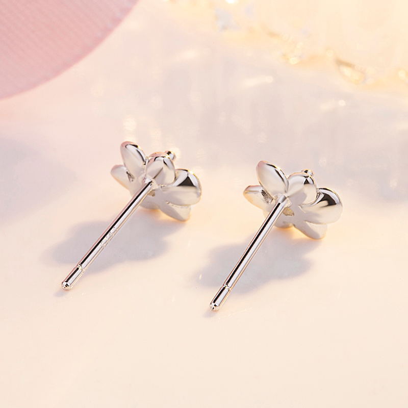 Boucles d'oreilles ornementales exquises de Style coréen petite marguerite pour femmes