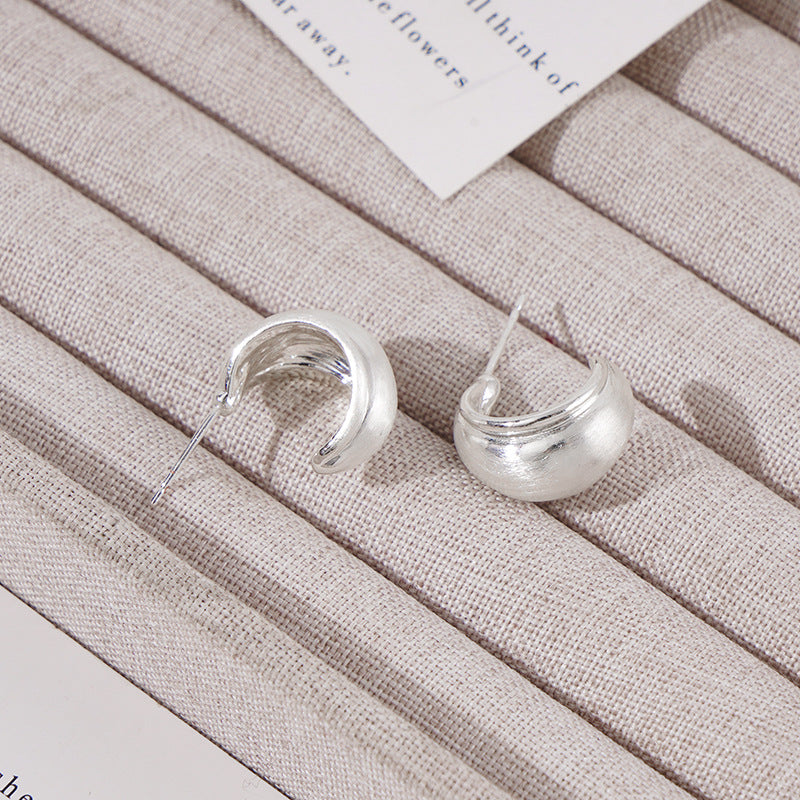 Women's Brushed Frosted Ball Retro Commuter High-grade Earrings