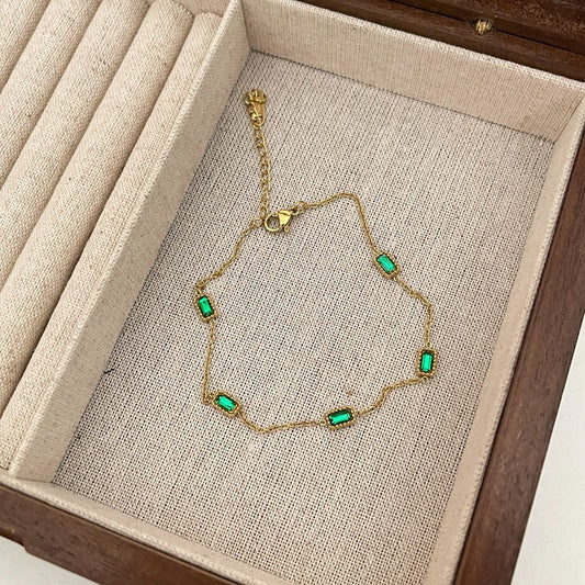 Gold-plated Inlaid Emerald Zircon Female Design High-grade Sense Temperament Clavicle Necklaces