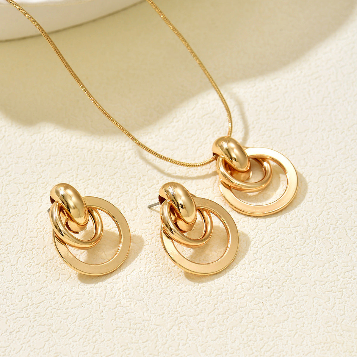Geometric Metal Glossy Surface Design Versatile High Jewelry Set
