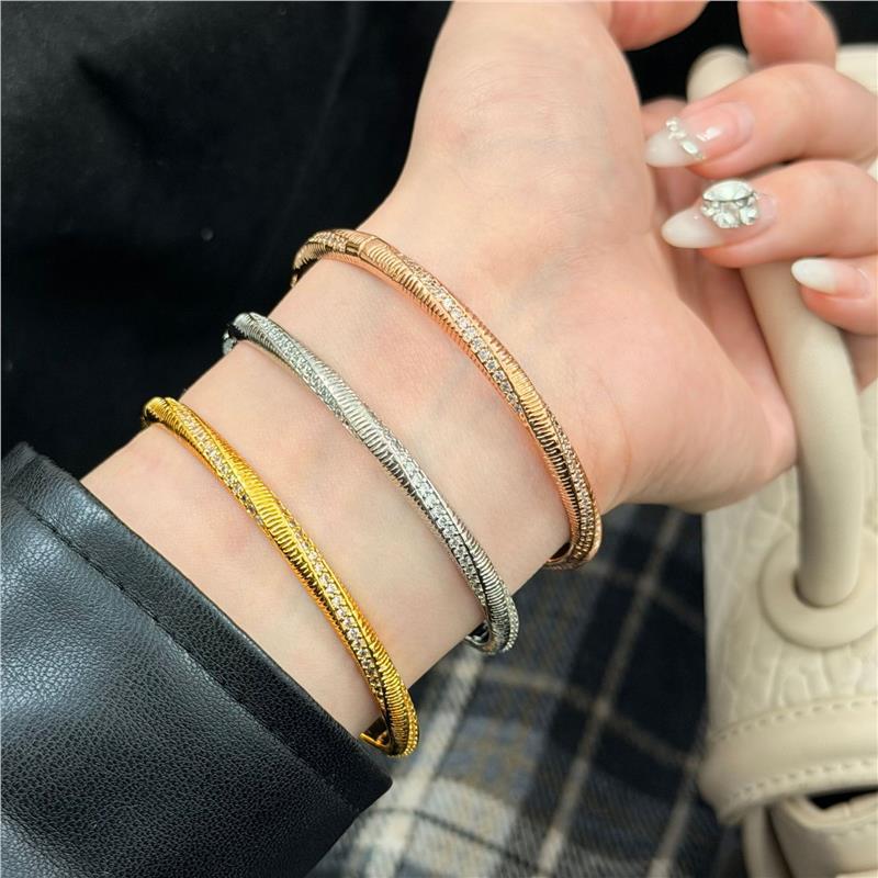 Inlaid Zircon Personality Special Interest Light Luxury Bracelets