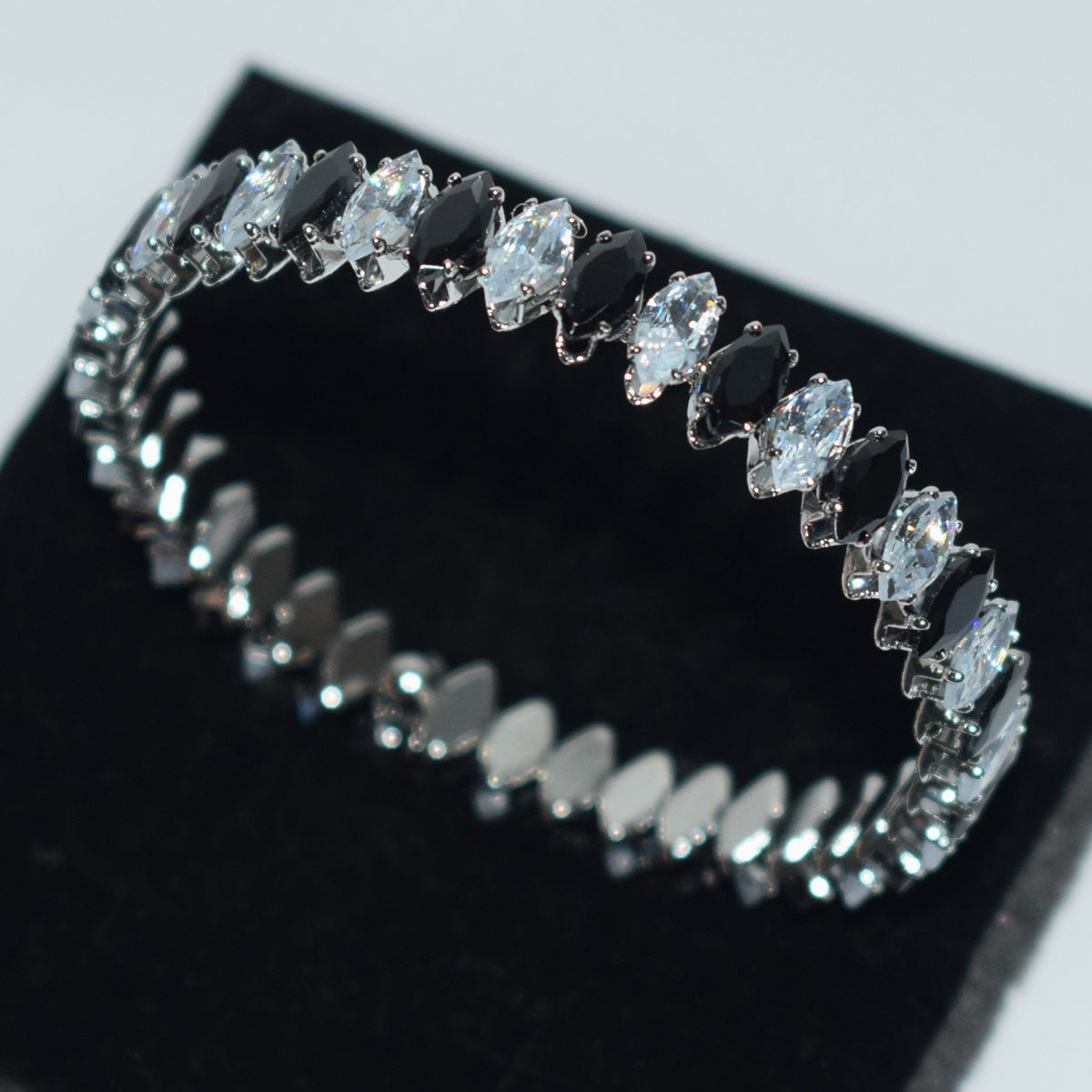Women's Luxury Zircon Collar Ear Three-piece Horse Eye Fashion Jewelry Set