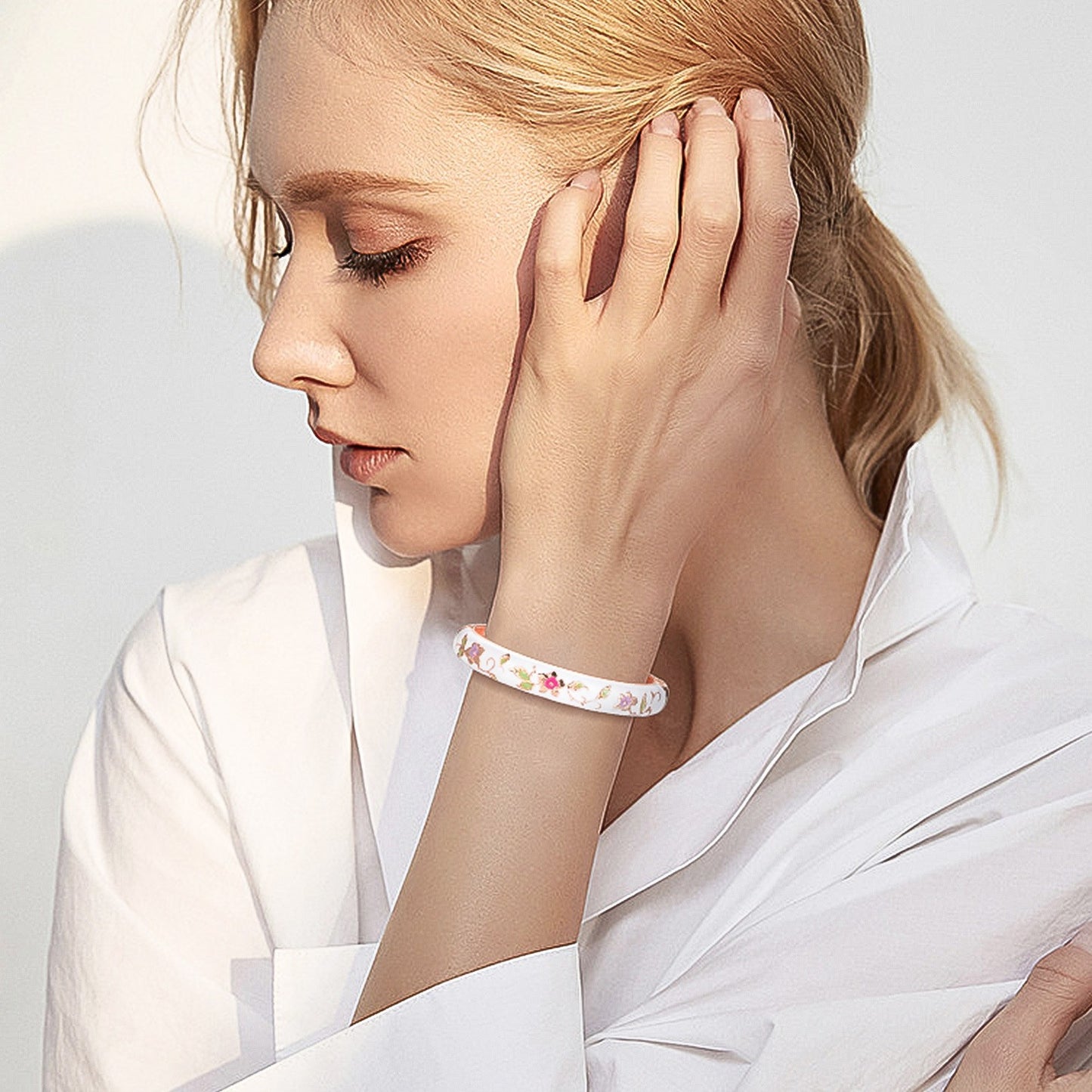 Darcy Cloisonne White Dripping Enamel Opening National Bracelet