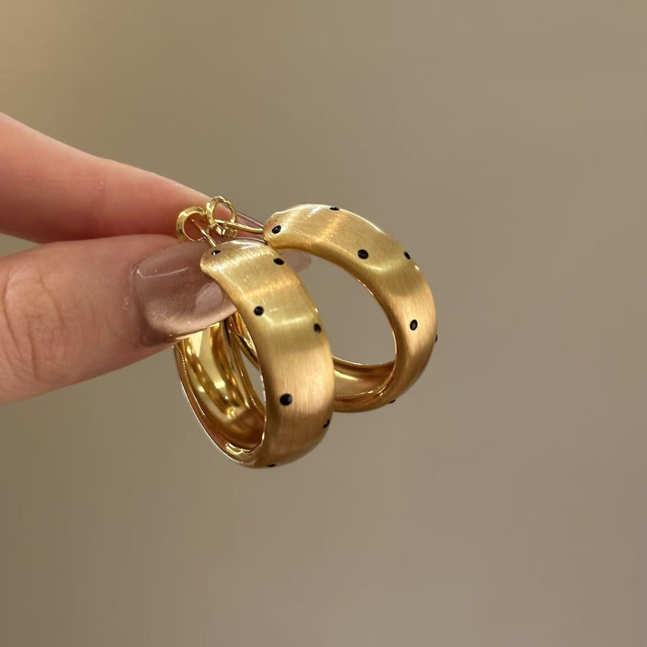 Women's Geometric Metal Polka Dot Ear High-grade Stud Earrings