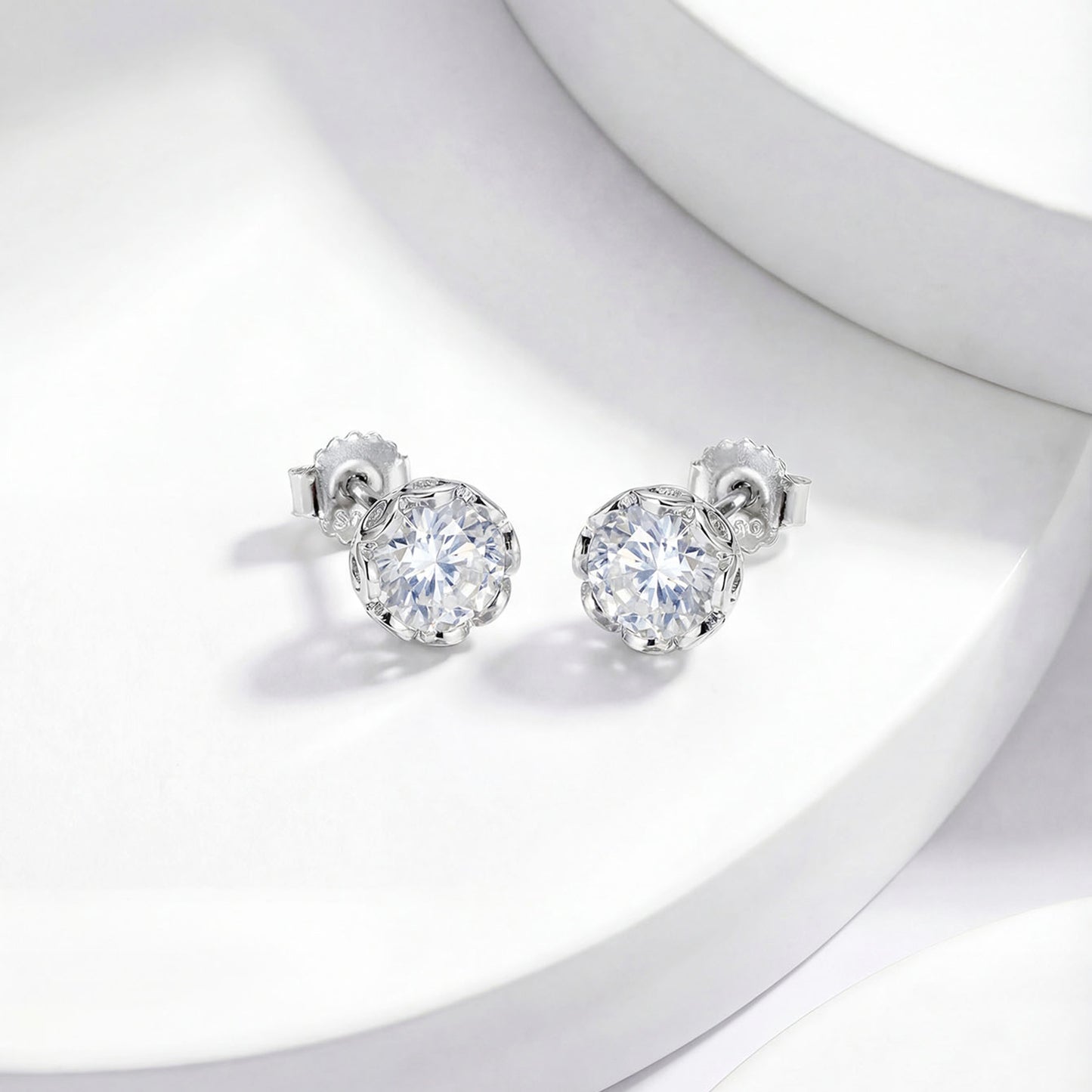 Men's Sier Ear Light Luxury High-grade Niche Female Stud Earrings