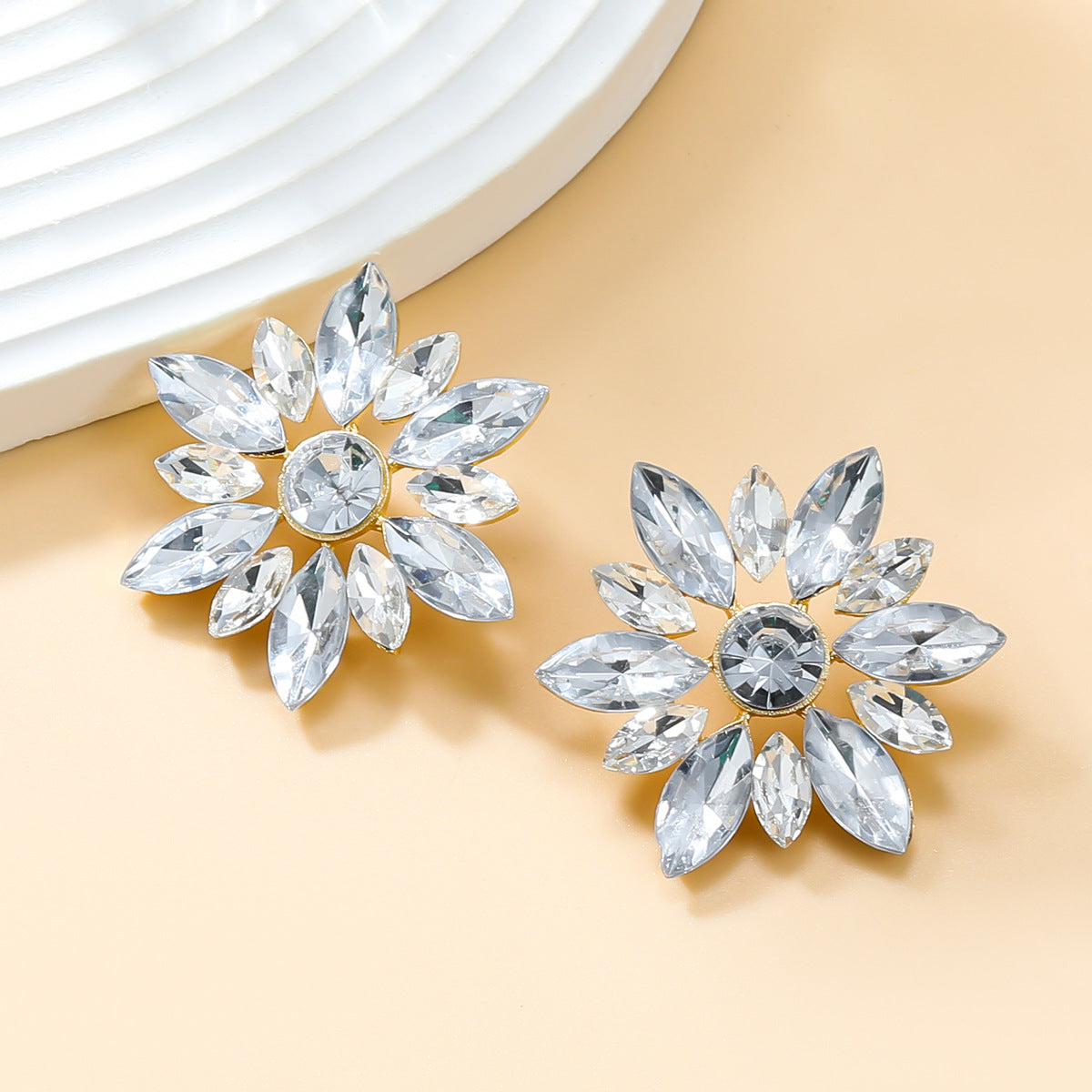 Flower Female Fashion Elegant Full Diamond Earrings