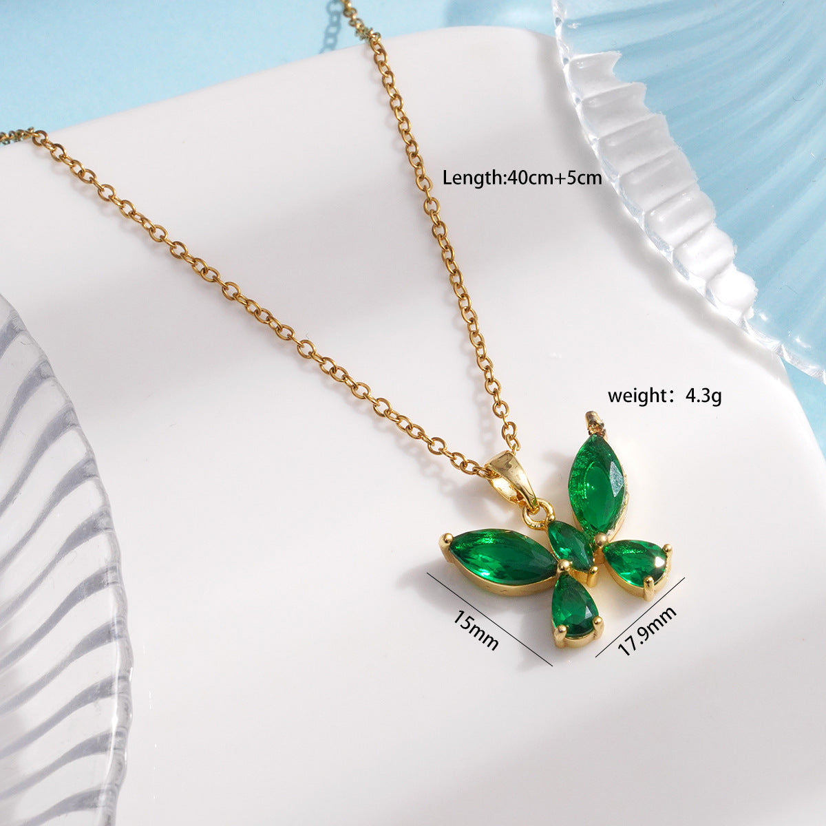 Women's Titanium Steel Simple Elegant Copper Inlaid Zircon Design High-grade Necklaces