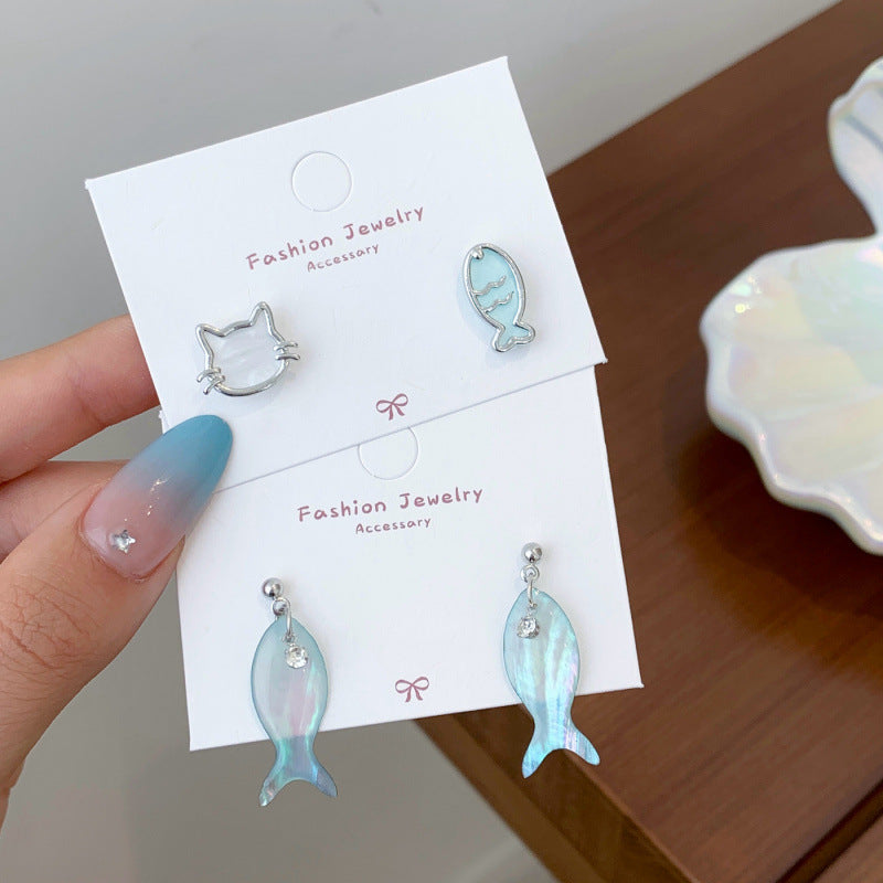 Women's Classic Ocean Blue Fritillary Laser Cat Fish Simple Stud Earrings